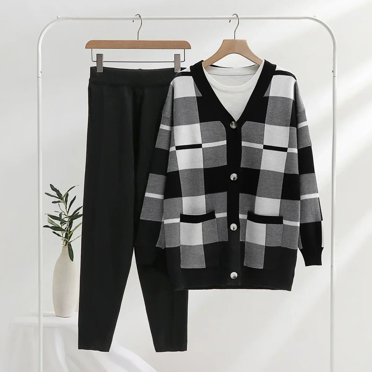 Zyrell | Women’s 3-Piece Plaid Knit Set